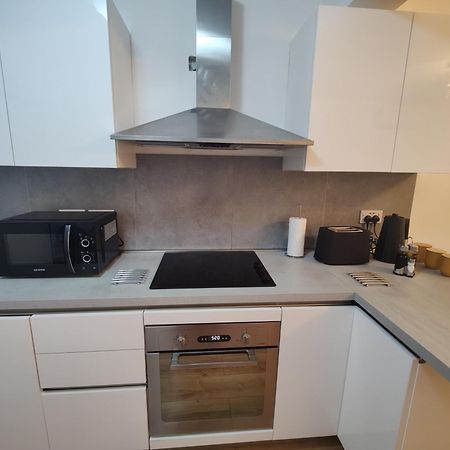 Central Modern Sliema 2 Bedroom Apartment Buitenkant foto