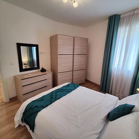Central Modern Sliema 2 Bedroom Apartment Buitenkant foto